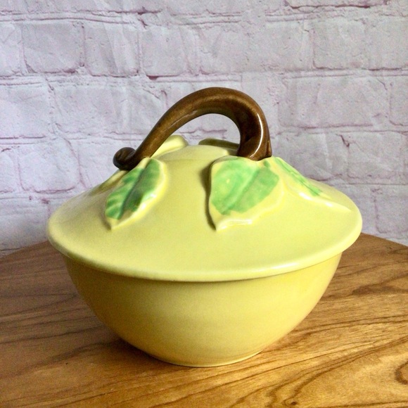 Vintage Belmar California Pear Fruit Ceramic Covered Dish - Picture 1 of 7